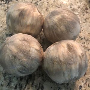 Large Feather Spheres